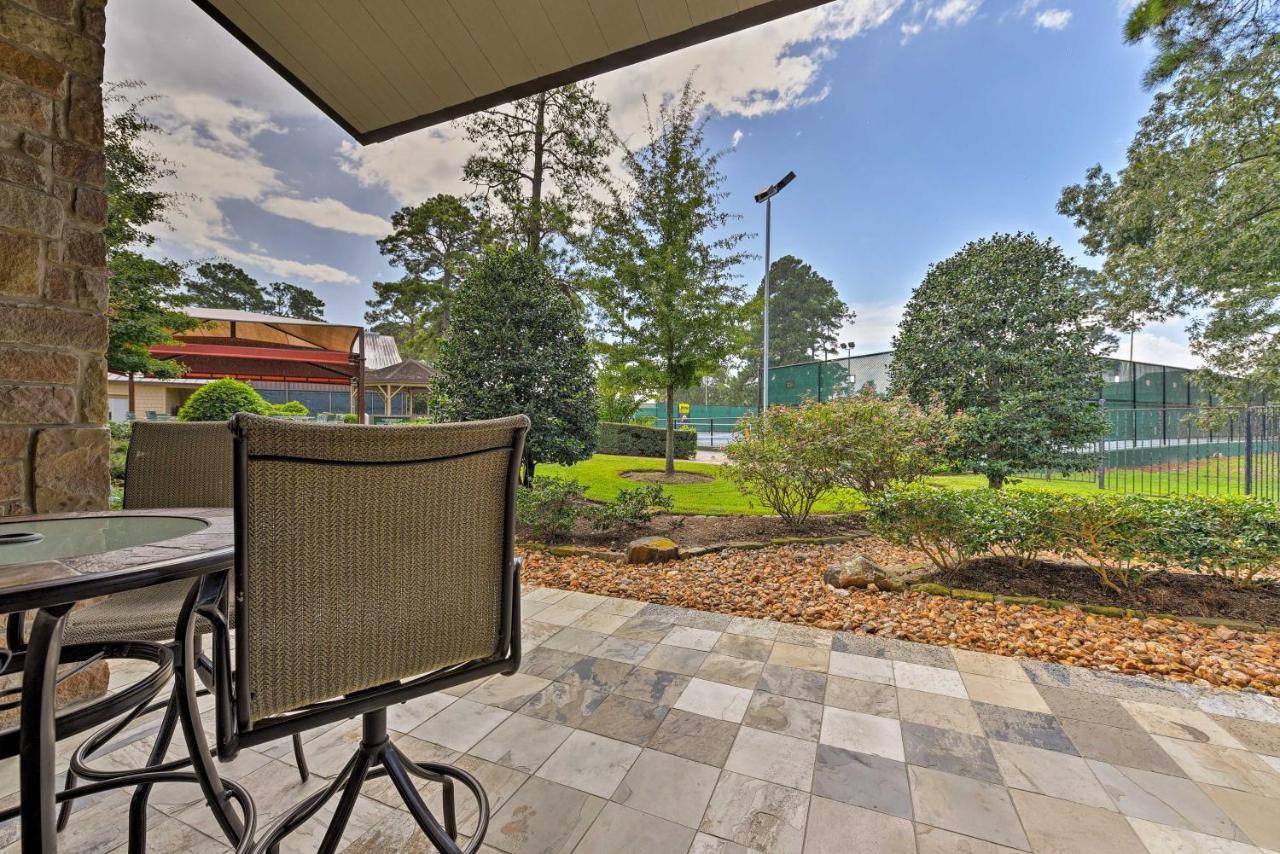 Idyllic Montgomery Condo With Pool And Lake View! Exterior photo